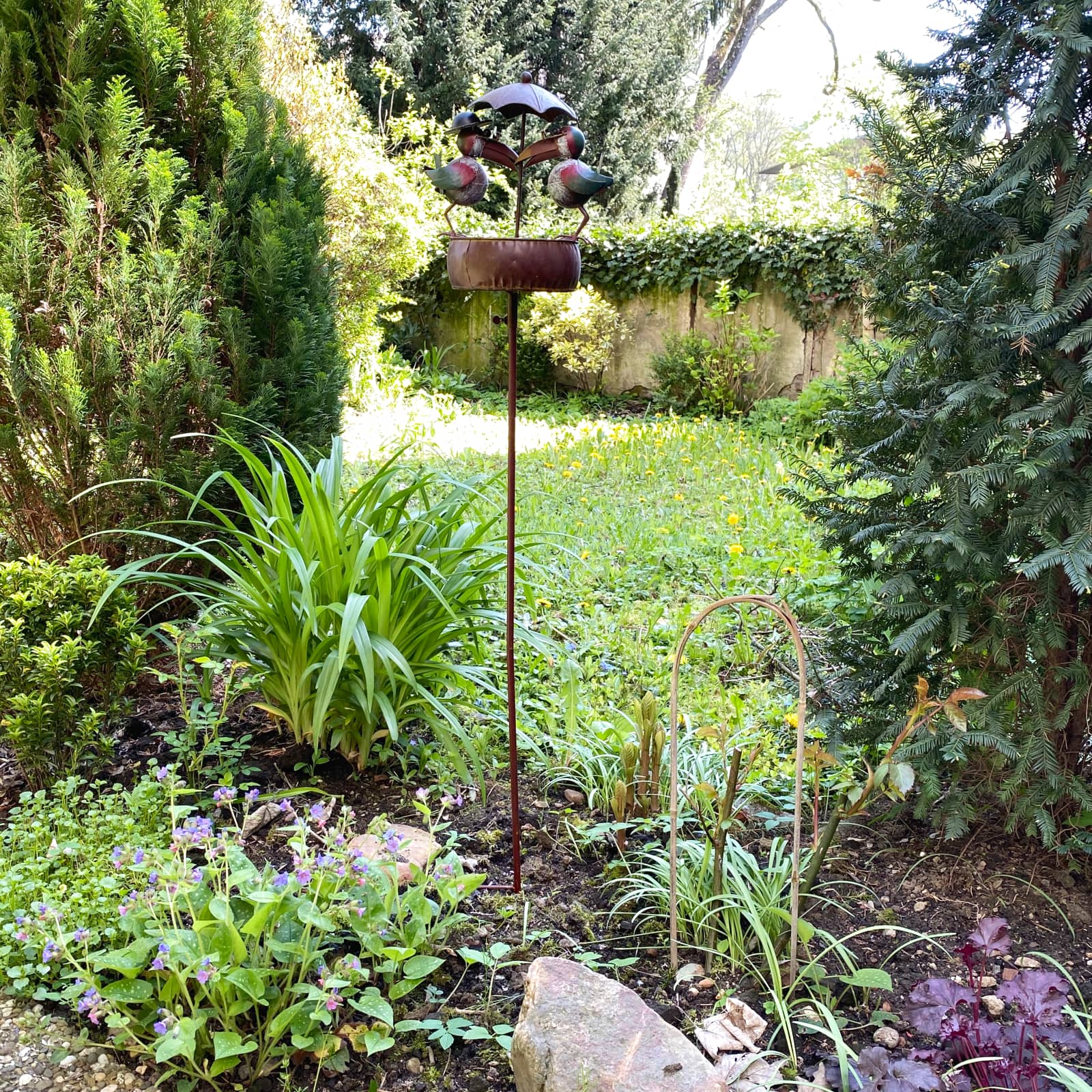 Vogeltränke Gartenstecker Beetstecker Erdspiess Vogel Eisen 126cm Antik-Stil