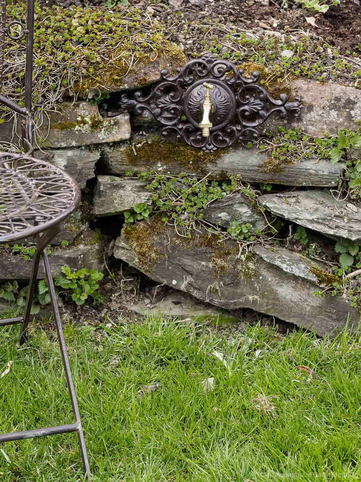 Nostalgie Wasseranschluss Zierrosette Eisen Wasserhahn Garten Haus antik Stil