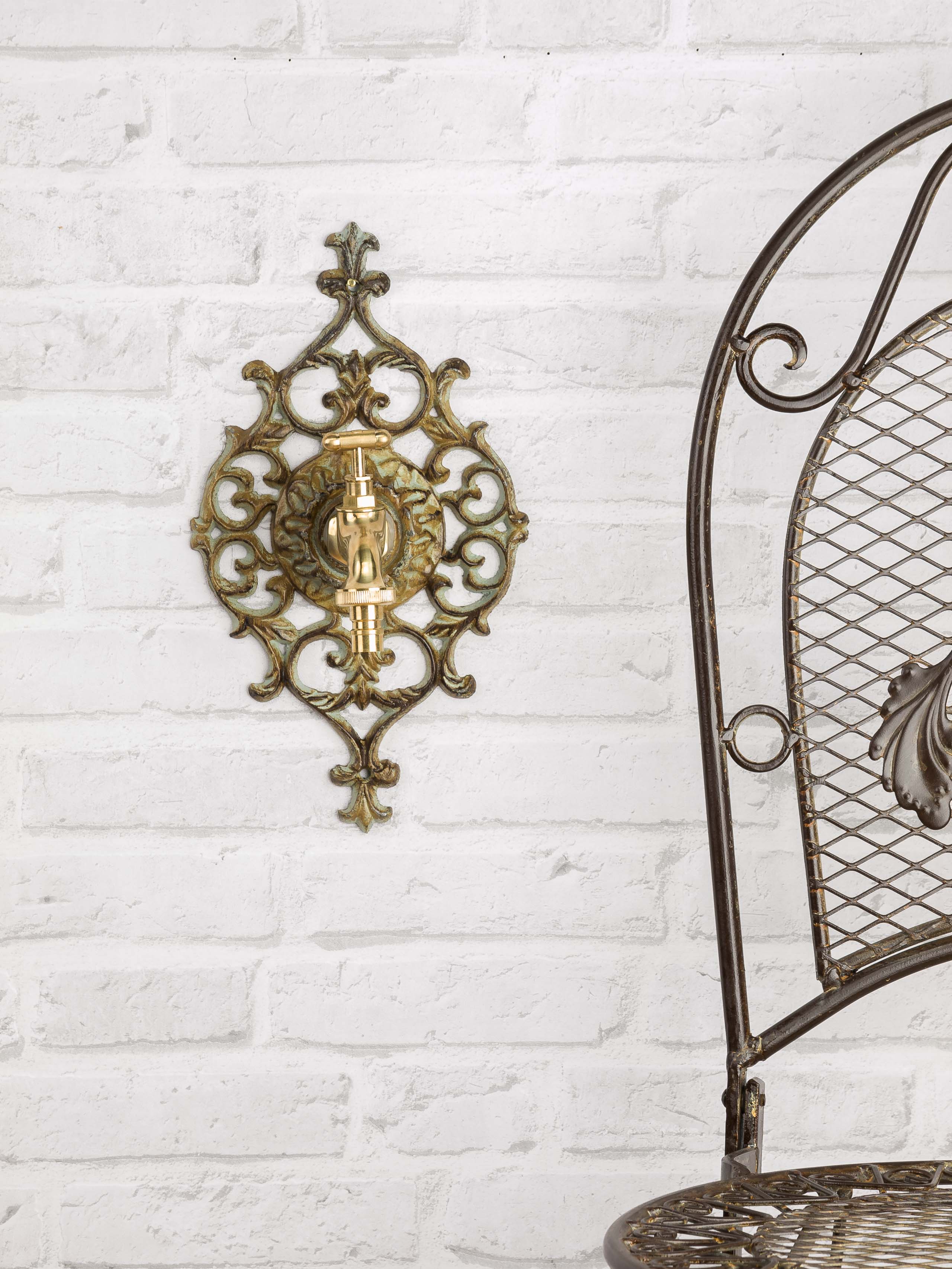 Nostalgie Wasseranschluss Zierrosette Eisen Wasserhahn Garten grün antik Stil