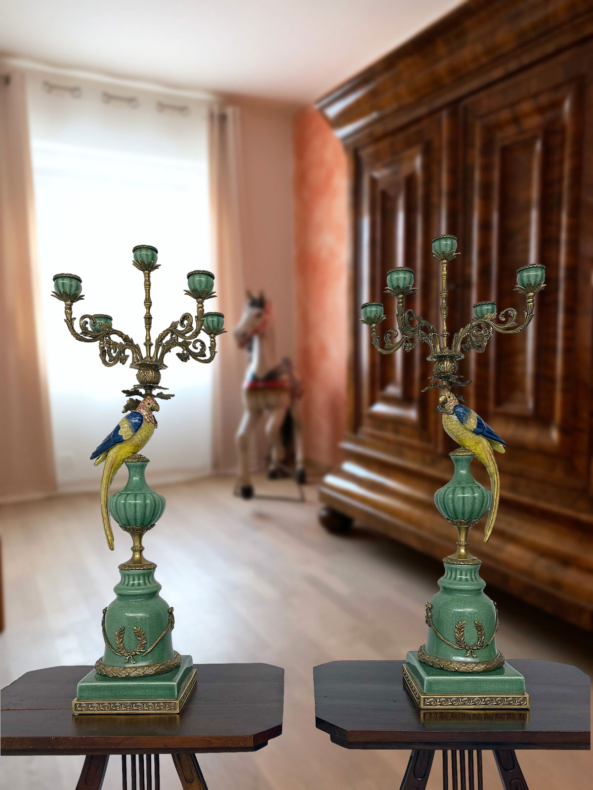 Paar Kerzenständer Porzellan Messing Vogel Papagei Skulptur Antik-Stil 84cm