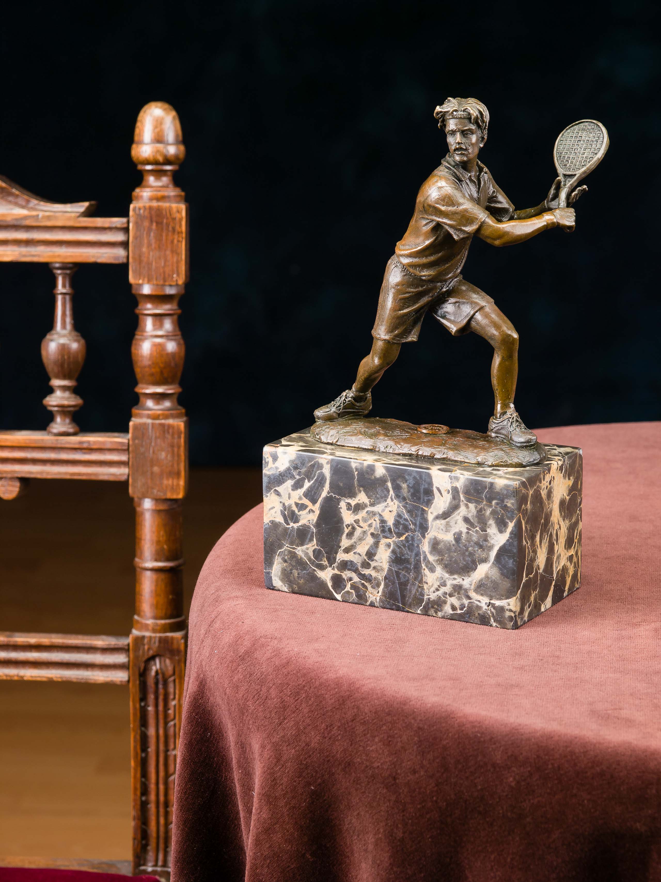 BRONZE TENNISSPIELER TENNIS POKAL BRONZEFIGUR BRONZESKULPTUR FIGUR ANTIK STIL