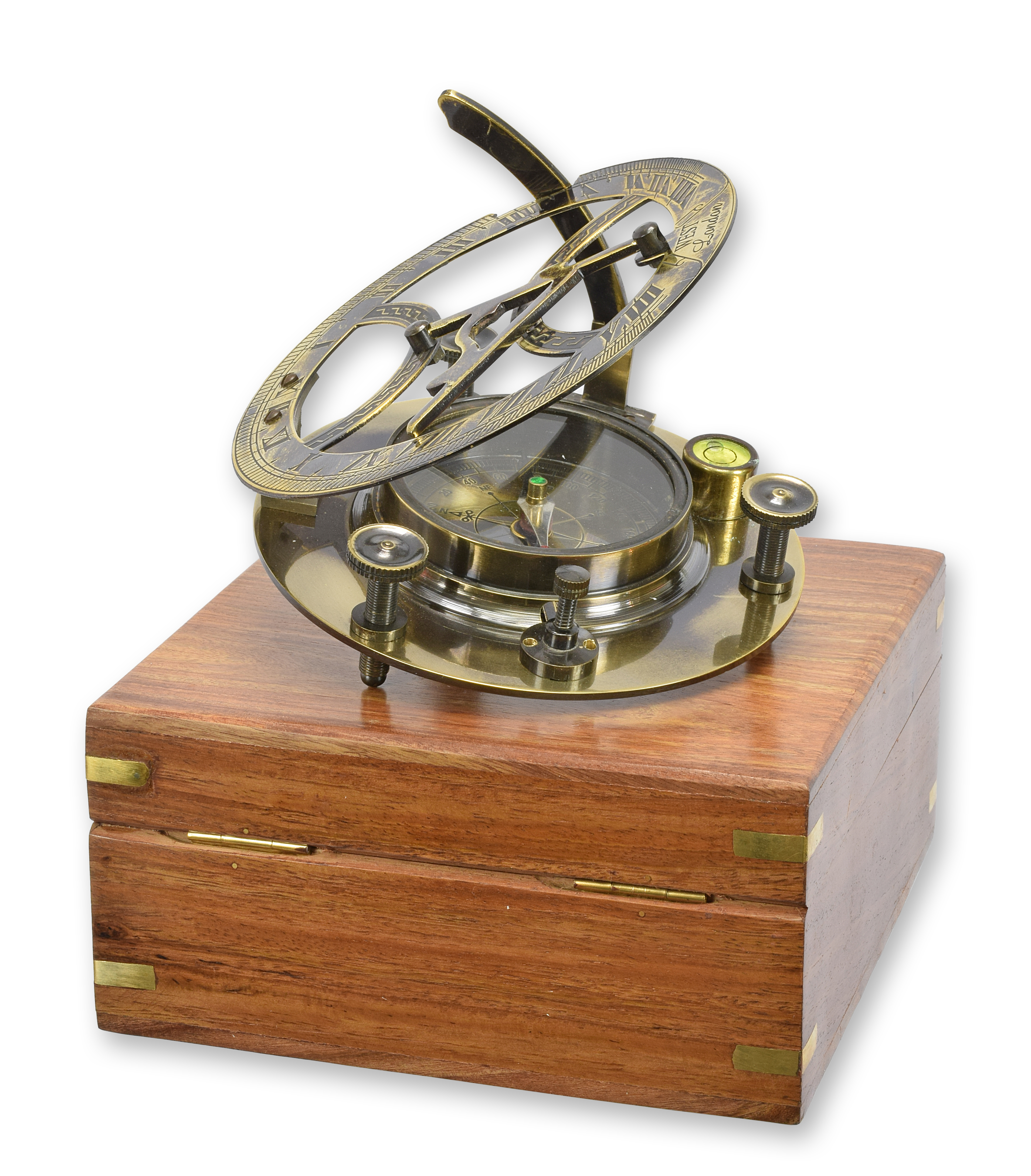 Una bussola in ottone in una scatola di legno replica design retrò decorazione